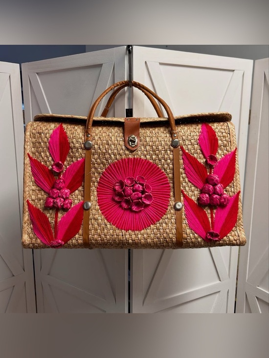 Handbags - vintage 60s/70s straw floral Mexican beach tote